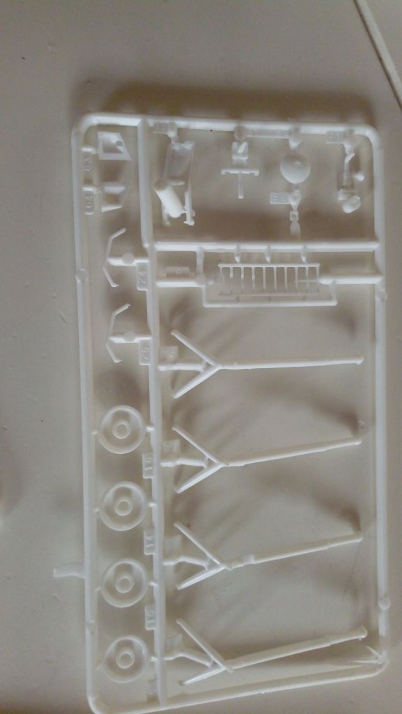 airfix LEM 13